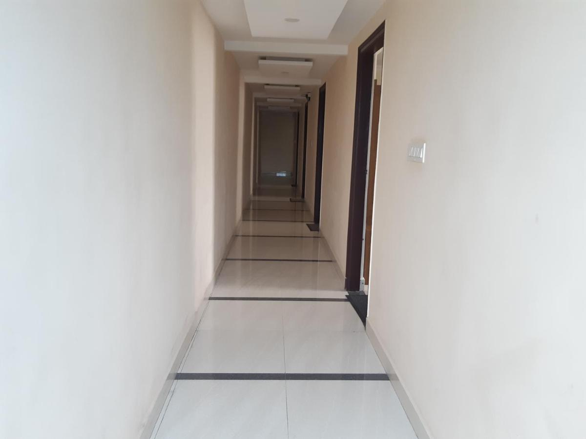 Cnr Residency Hotel Madanapalle Exterior photo