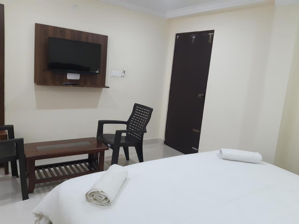 Cnr Residency Hotel Madanapalle Exterior photo