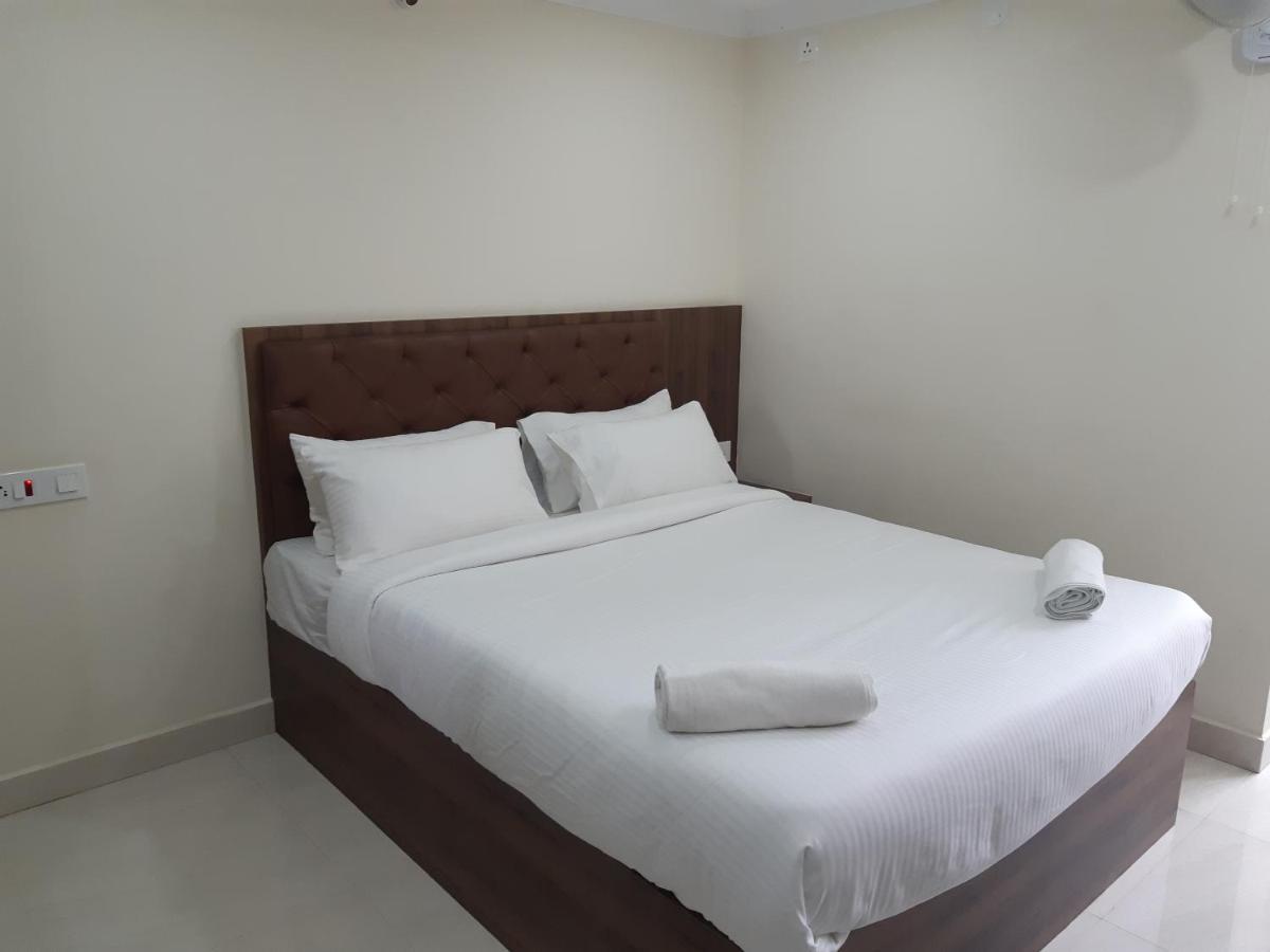 Cnr Residency Hotel Madanapalle Exterior photo