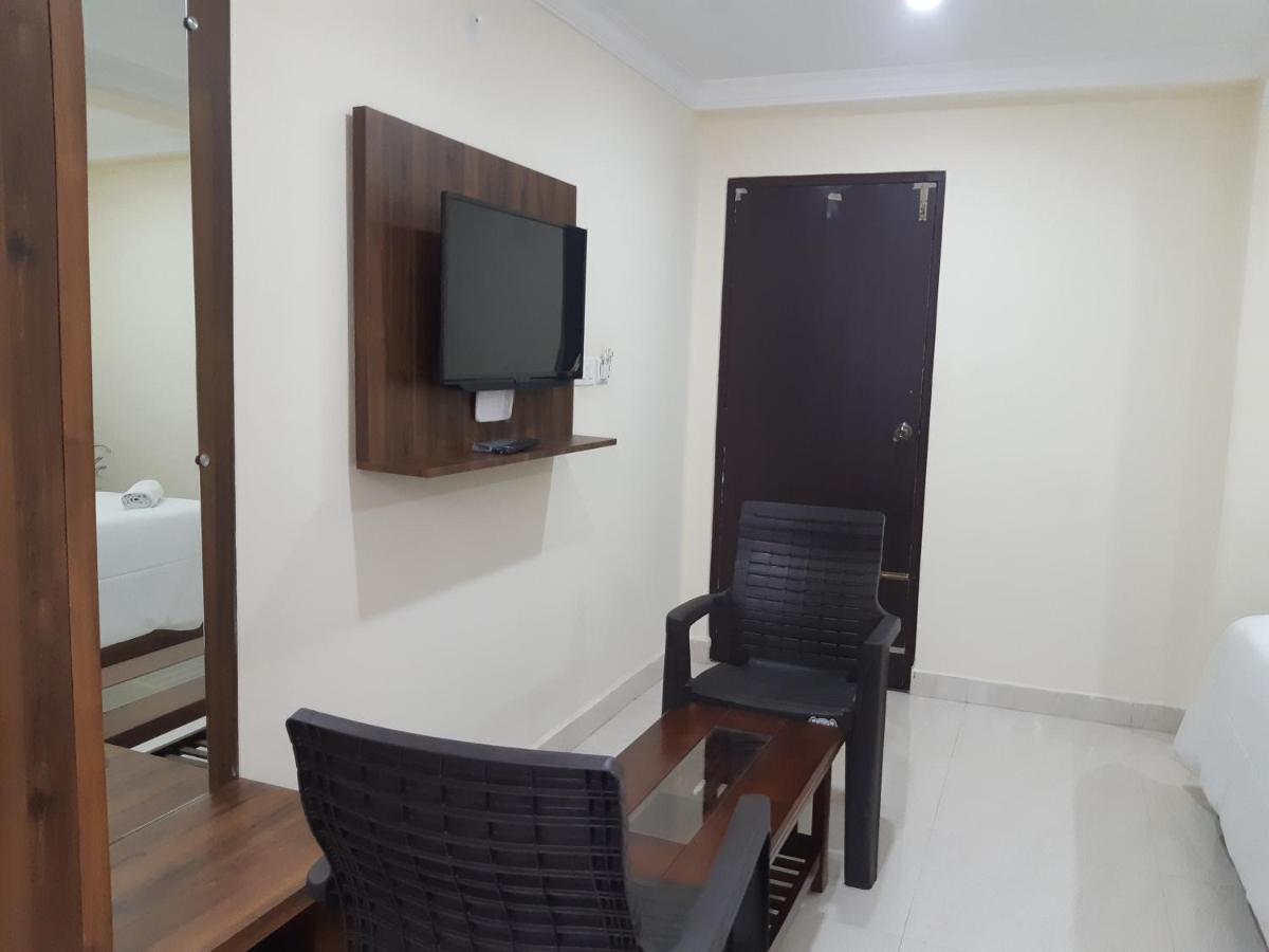 Cnr Residency Hotel Madanapalle Exterior photo